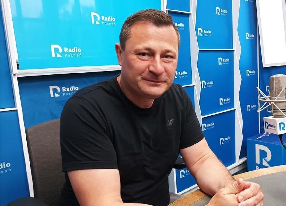 Krzysztof Paszyk podczas wystąpienia publicznego, posiedzenia Sejmu lub spotkania z wyborcami, ukazujący jego aktywność polityczną.