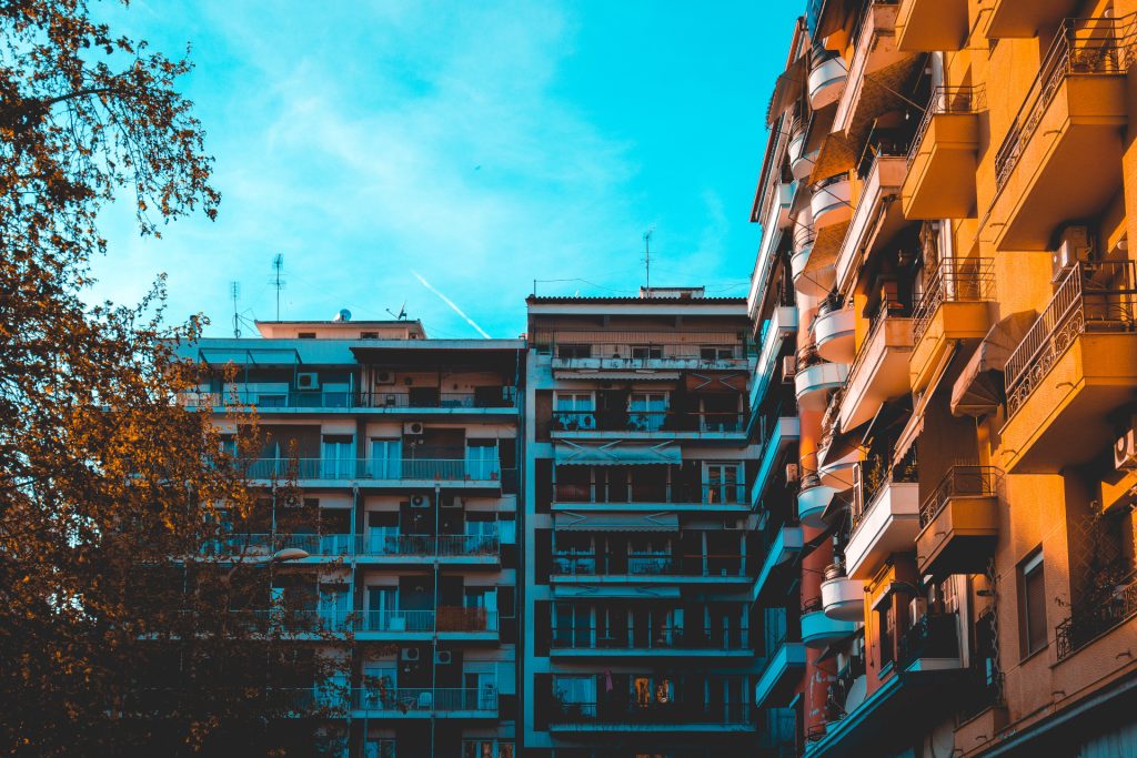 Sezonowość rynku nieruchomości - fakty i liczby