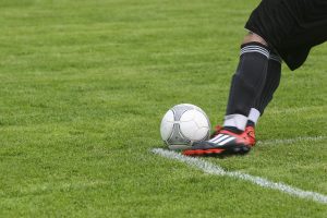 Jak ustawienie linii obrony wpływa na bezpieczeństwo zespołu?